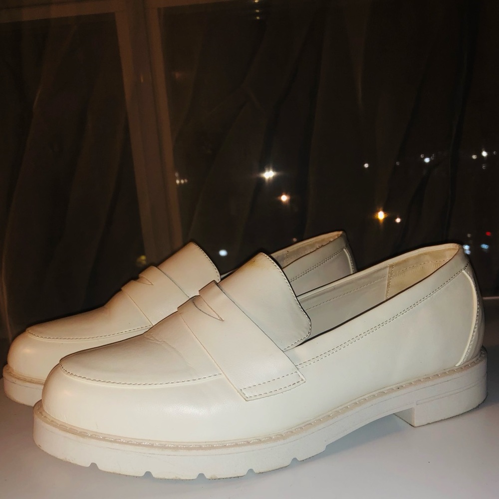 White Comfy loafer